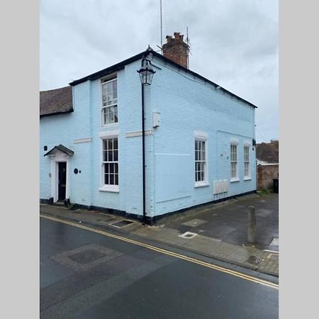 City Centre Entire Studio Apartment Chichester Buitenkant foto
